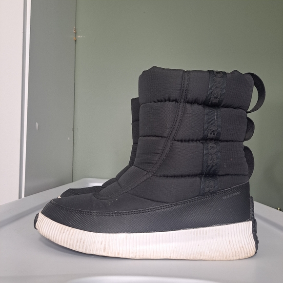 Sorel Out And About Puffy Mid Boot Black 8 - Picture 3 of 7